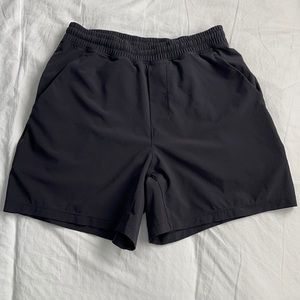 Lululemon pace breaker short
